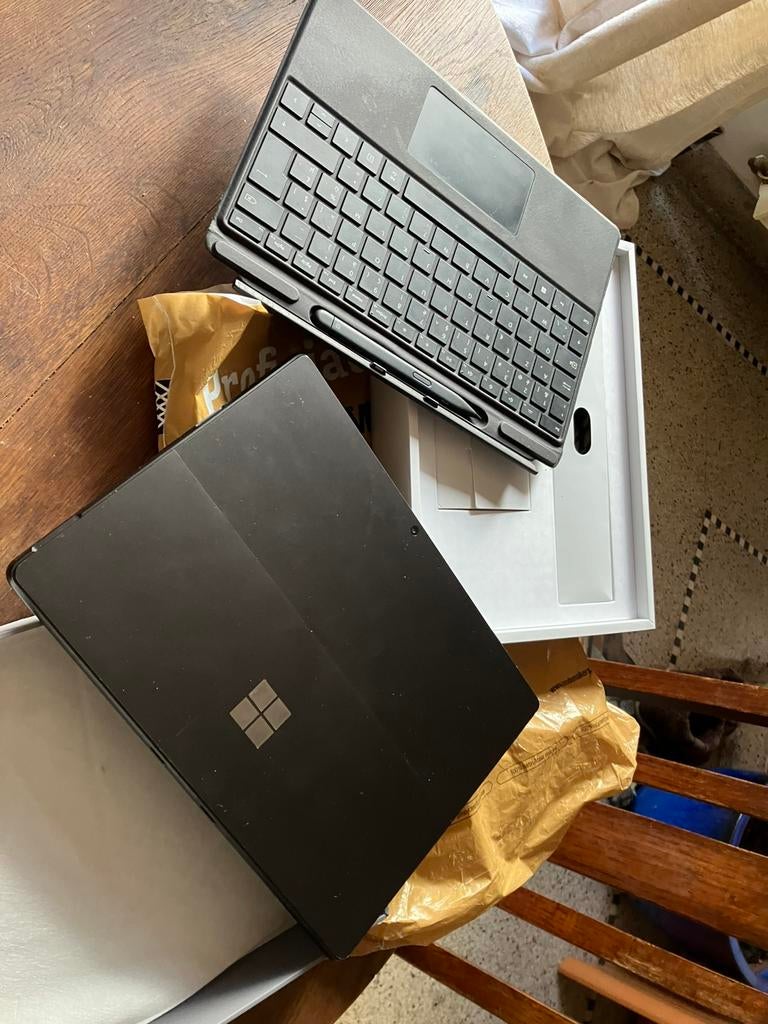 Microsoft Soft Surface Pro 9, Computers en Software, Ophalen, Zo goed als nieuw, Azerty