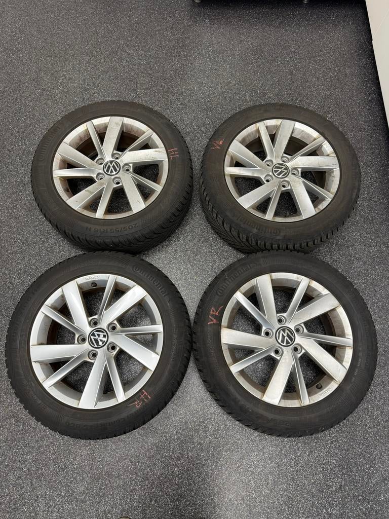 Jantes golf 8 et pneus continental 205/55/16 5x112, Autos : Pièces & Accessoires, Pneus & Jantes, Enlèvement ou Envoi, Pneu(s)