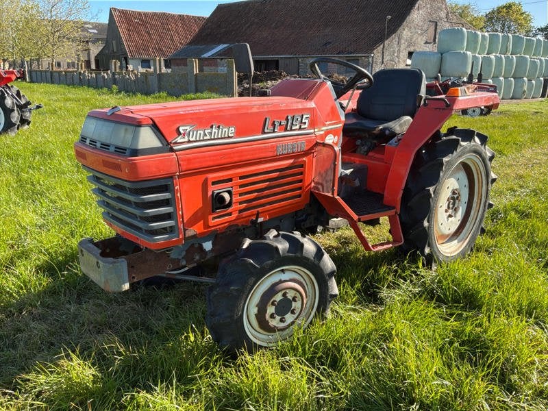 Mini tracteur à quatre roues motrices Kubota L1-195, Jusqu'à 80 ch, Autres marques, Jusqu'à 2500