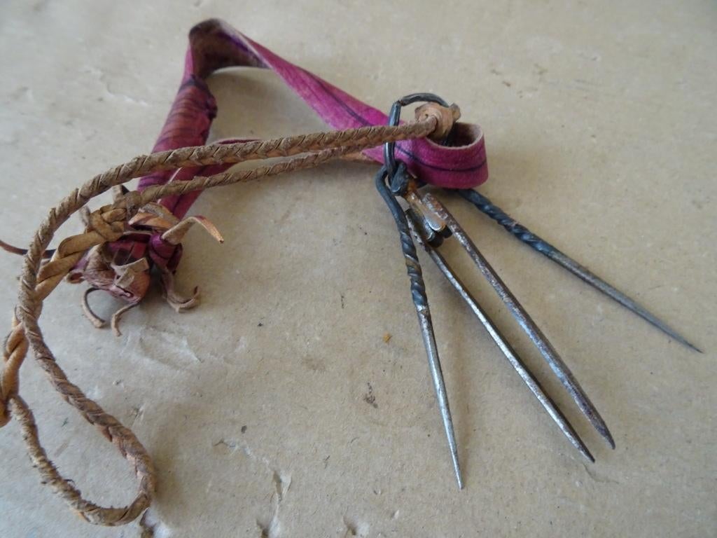Curiosités outils natifs pince à épiler Art populaire Mali, Antiquités & Art, Enlèvement ou Envoi