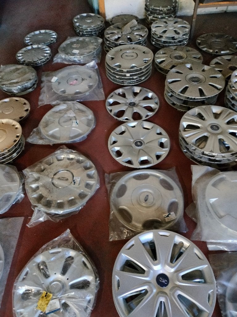 COUVRE-ROUE FORD, Enlèvement, Comme neuf
