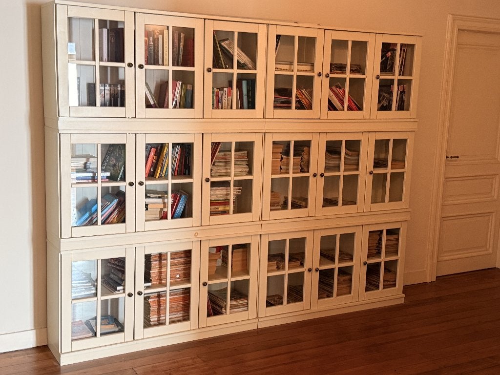 Elegante beglaasde boekenkast of vitrinekast, Ophalen, Gebruikt, 200 cm of meer, 200 cm of meer