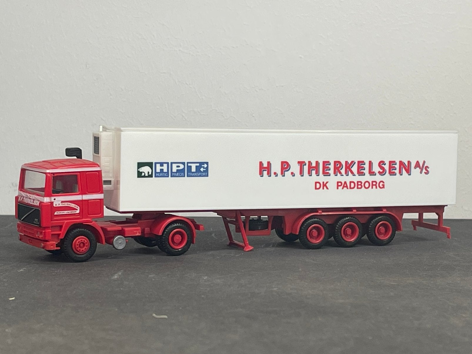 AWM Volvo F12 Therkelsen 1/87, Ophalen of Verzenden, Zo goed als nieuw, Bus of Vrachtwagen, AWM