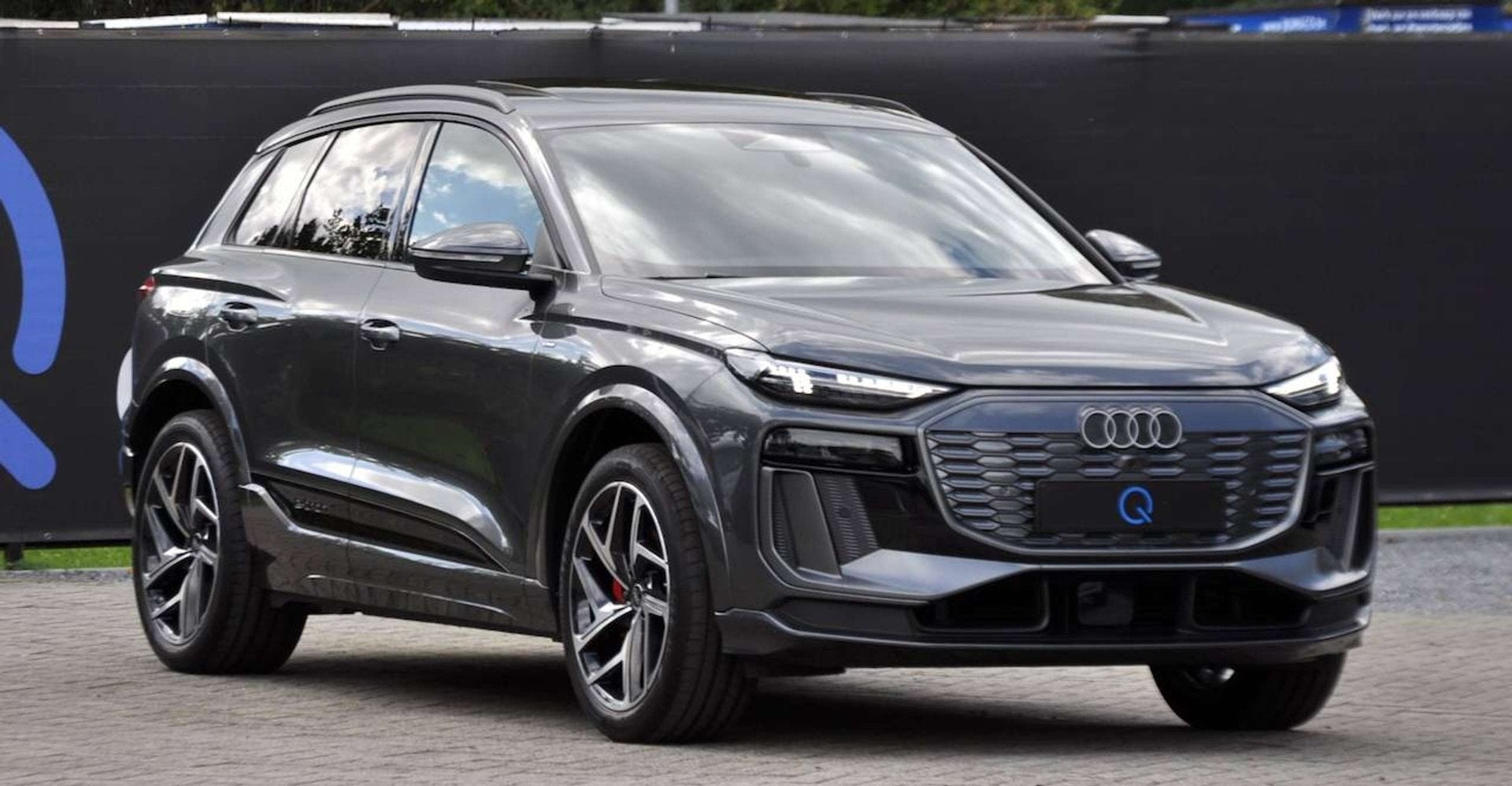 Audi Q6 e-tron 100 kWh PERFORMANCE S LINE EDITION TREKHAAK P, Argent ou Gris, Achat, Entreprise, https://public.car-pass.be/vhr/2a3f4552-f4ee-49fc-9c31-7eb0cb60da0b