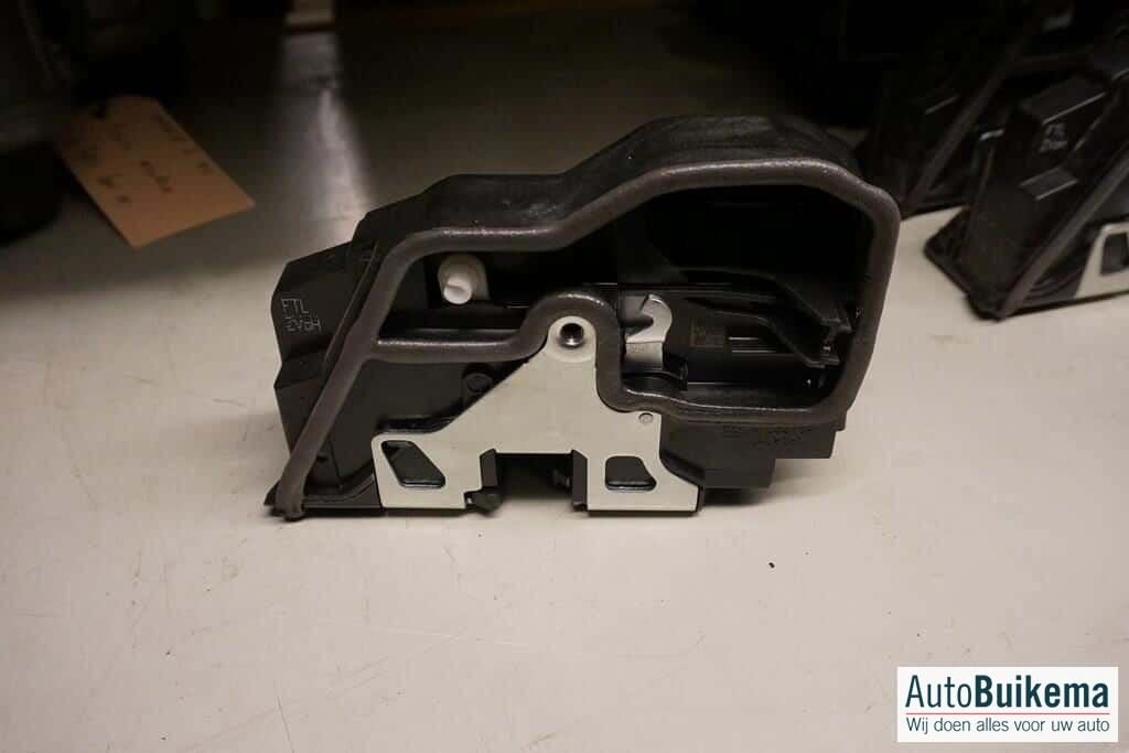 Origineel BMW 3-Serie F30 portierslot links voor, -, Utilisé, -, Enlèvement ou Envoi