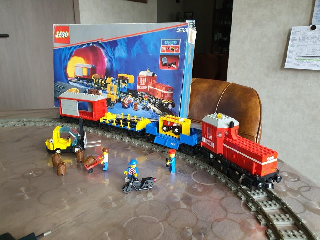 Lego treinset 4563, Enlèvement
