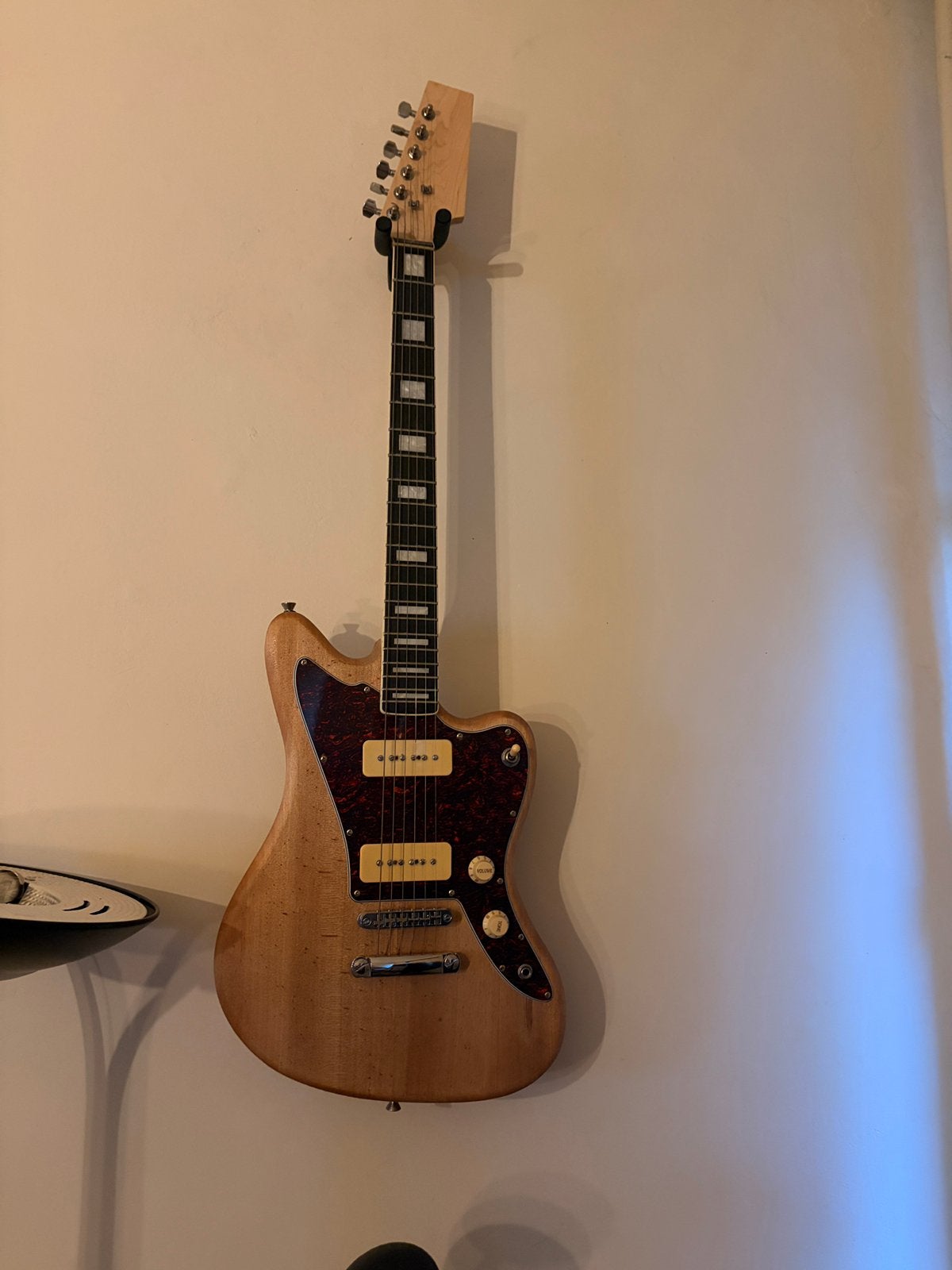 Harley Benton JA-60, Enlèvement, Neuf