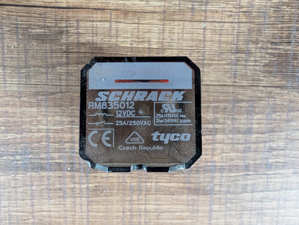 Lot de 4 Relais de Puissance SCHRACK (Tyco) – 12VDC / 25A, Doe-het-zelf en Bouw, Elektriciteit en Kabels, Gebruikt, Aardlekschakelaar
