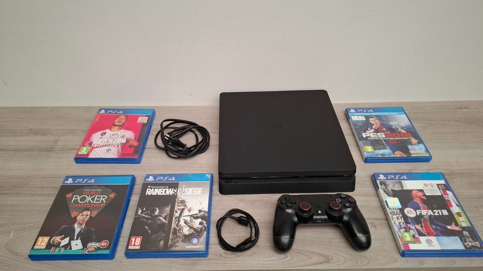 PlayStation 4 slim 1 To en très bonne état avec jeux, Enlèvement ou Envoi, Slim, Avec jeux