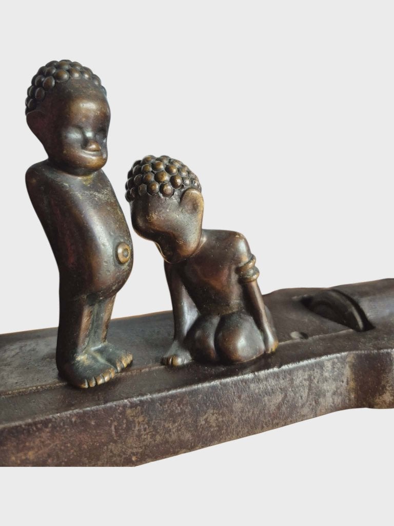 Deux bébés design en bronze de Hagenauer (Autriche), Enlèvement