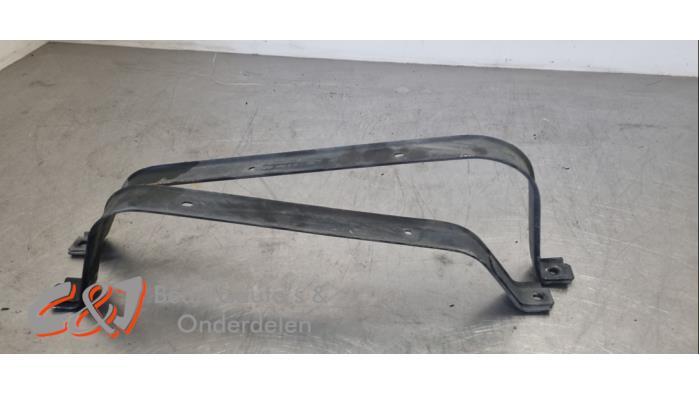 Réservoir carburant étrier d'un Ford Tourneo Custom, -, 3 mois de garantie, -, -