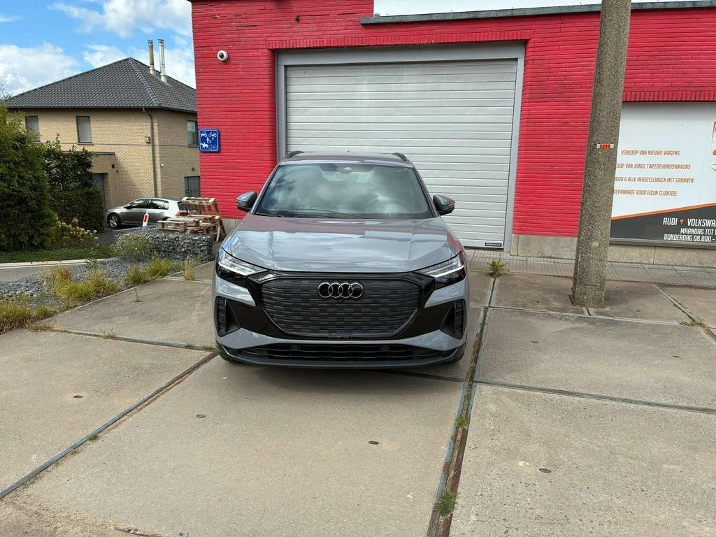 Audi Q4 e-tron Q4 e-tron 45 (bj 2025 automaat), Auto's, Stof, Gebruikt, Euro 6, 2145 kg