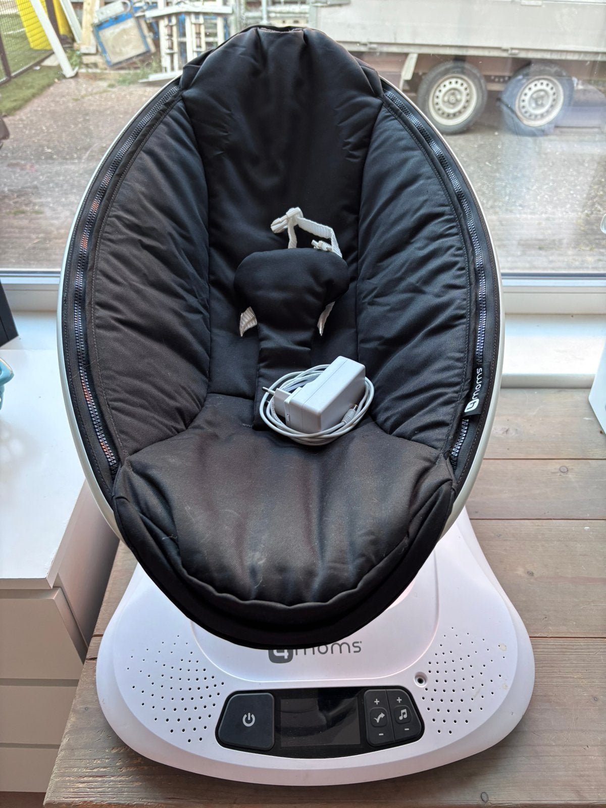 Mamaroo, Enlèvement, Comme neuf