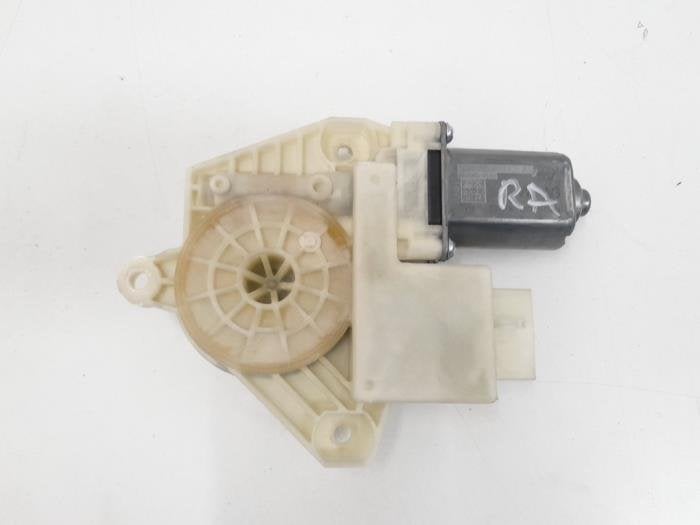 Moteur de vitre portière d'un Volkswagen Golf, Volkswagen, -, 3 mois de garantie, Utilisé