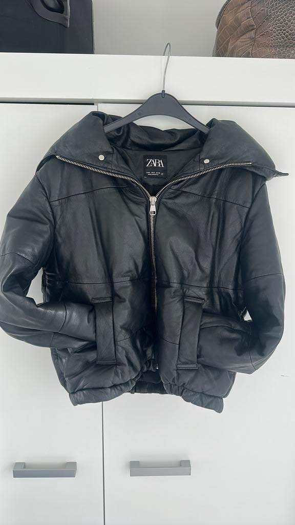 Veste en cuir Zara, Vêtements | Femmes, Vestes | Hiver, Enlèvement ou Envoi, Porté, Taille 38/40 (M), Noir