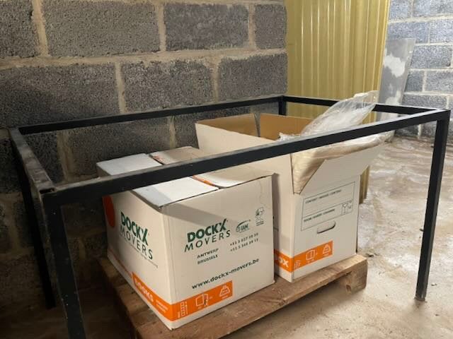 metalen meubelchassis, Ophalen, Gebruikt