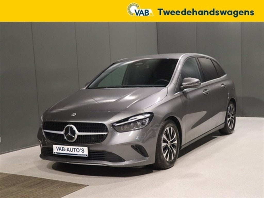 Mercedes-Benz B 180   ESSENTIAL LINE MHEV, https://public.car-pass.be/vhr/709c7f64-1e61-4c10-af6c-71dea6d3b686, 136 pk, Bedrijf