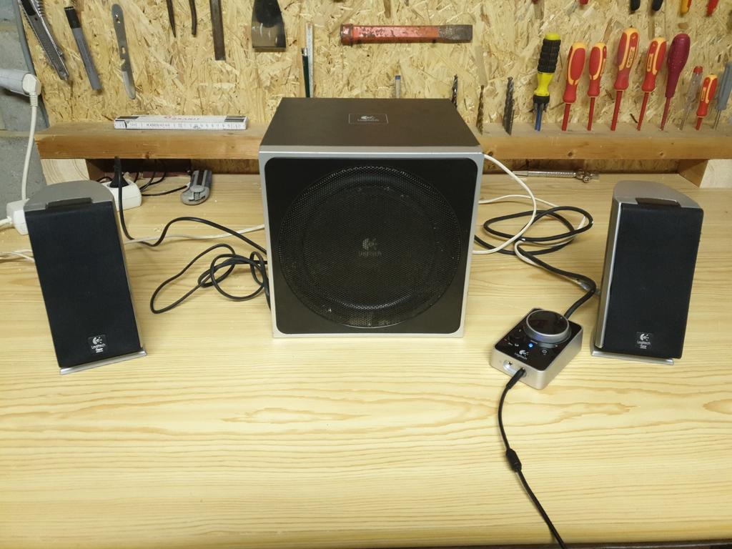 Enceintes Logitech Z4, Enlèvement