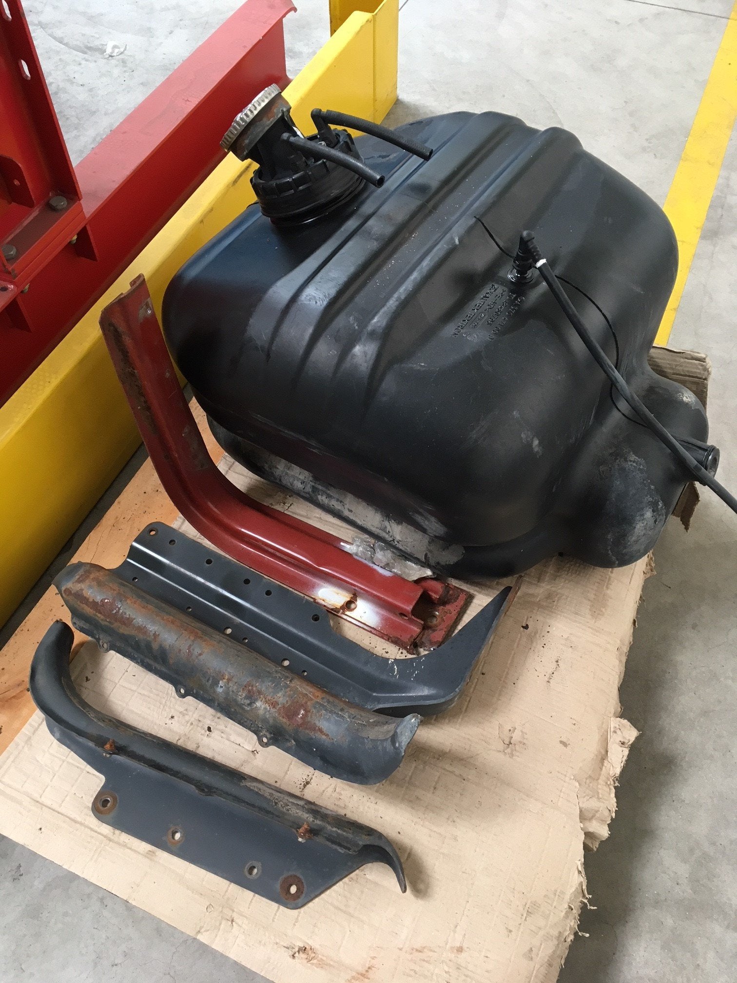 Mercedes-Benz Mazouttank 9704710001, Utilisé, Mercedes-Benz, Autres pièces automobiles