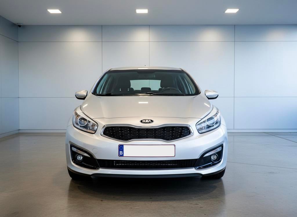 Kia Ceed 1.4 CVVT, Autos, Kia, Particulier, Autres modèles, ABS, Caméra de recul, Airbags, Bluetooth, Cruise Control, Vitres électriques