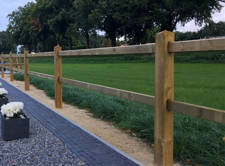 13. Houten omheining | tuinomheining | afrastering, Weidegang, 4 paarden of pony's of meer