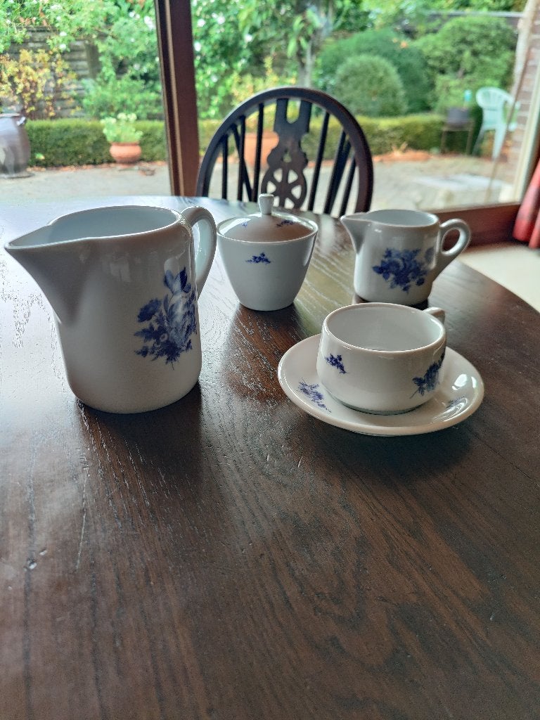 uitgebreid servies - Belg. merk La Porcelaine de Baudour:, Ophalen