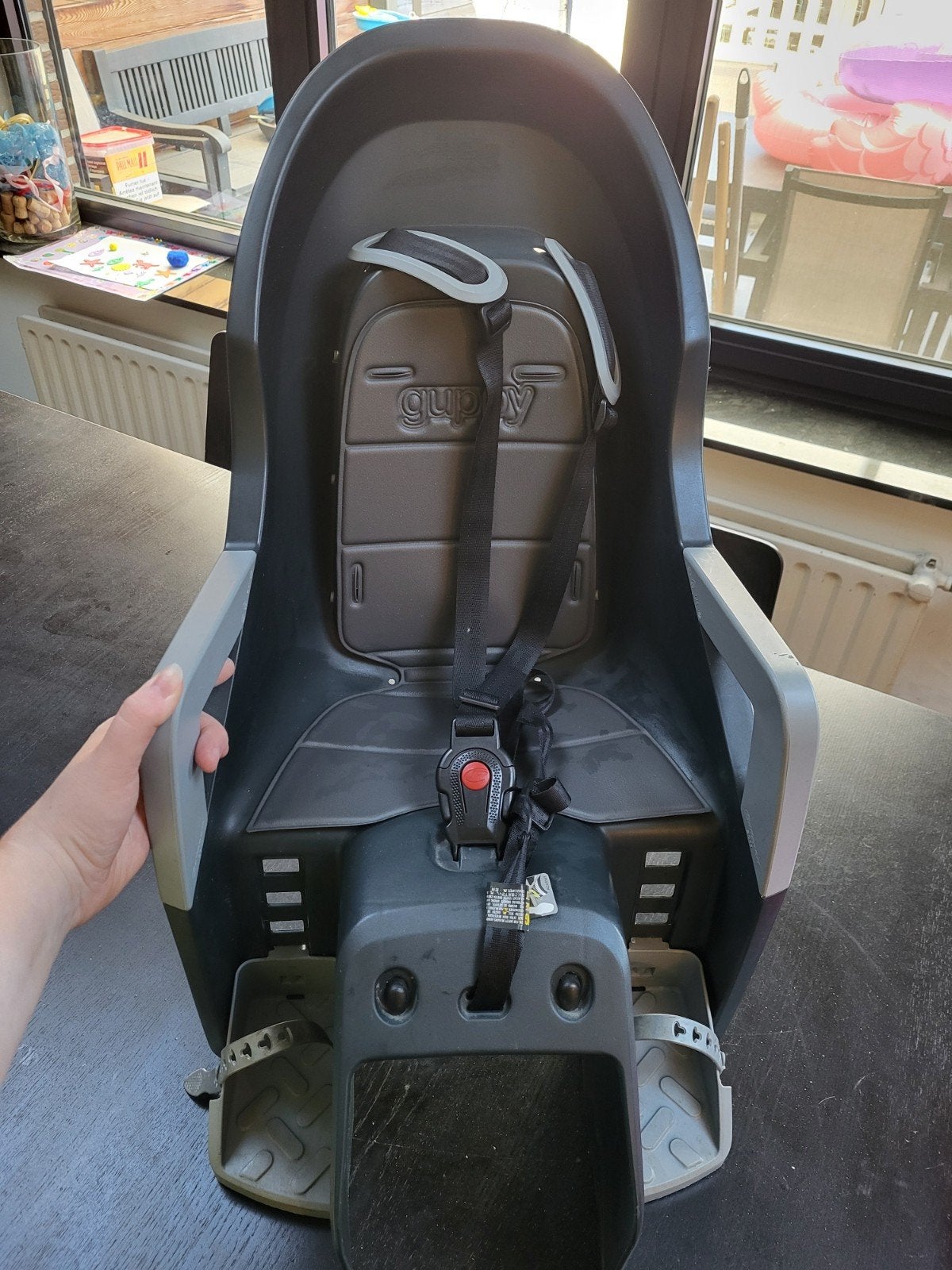 Guppy Maxi+ Polisport fietsstoeltje voor elektrische fiets, Fietsen en Brommers, Ophalen, Achterzitje, Voetsteuntjes, 9 t/m 18 kg