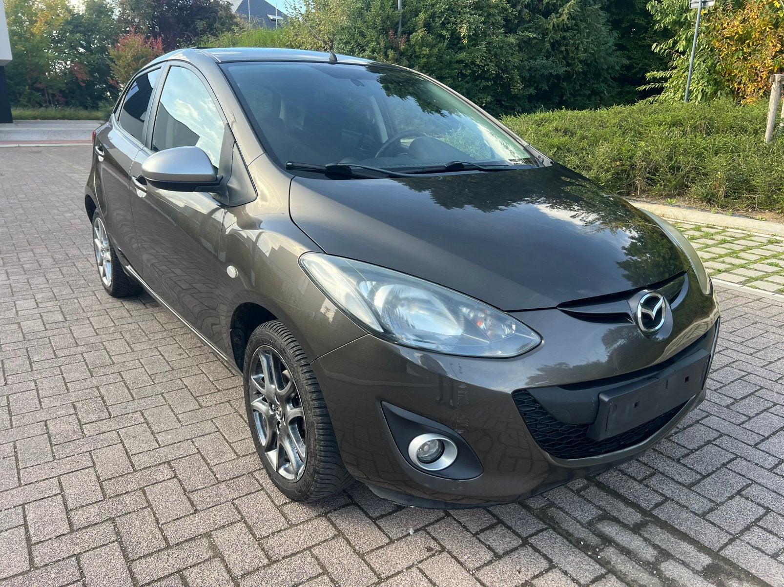 Mazda 2/1.3benzine/2014/158.000 km/euro5B/airco/ct OK, Auto's, Euro 5, Bedrijf, Sportstoelen, https://public.car-pass.be/vhr/8727aef0-9ee6-43da-aaf3-3e32b5eb2347