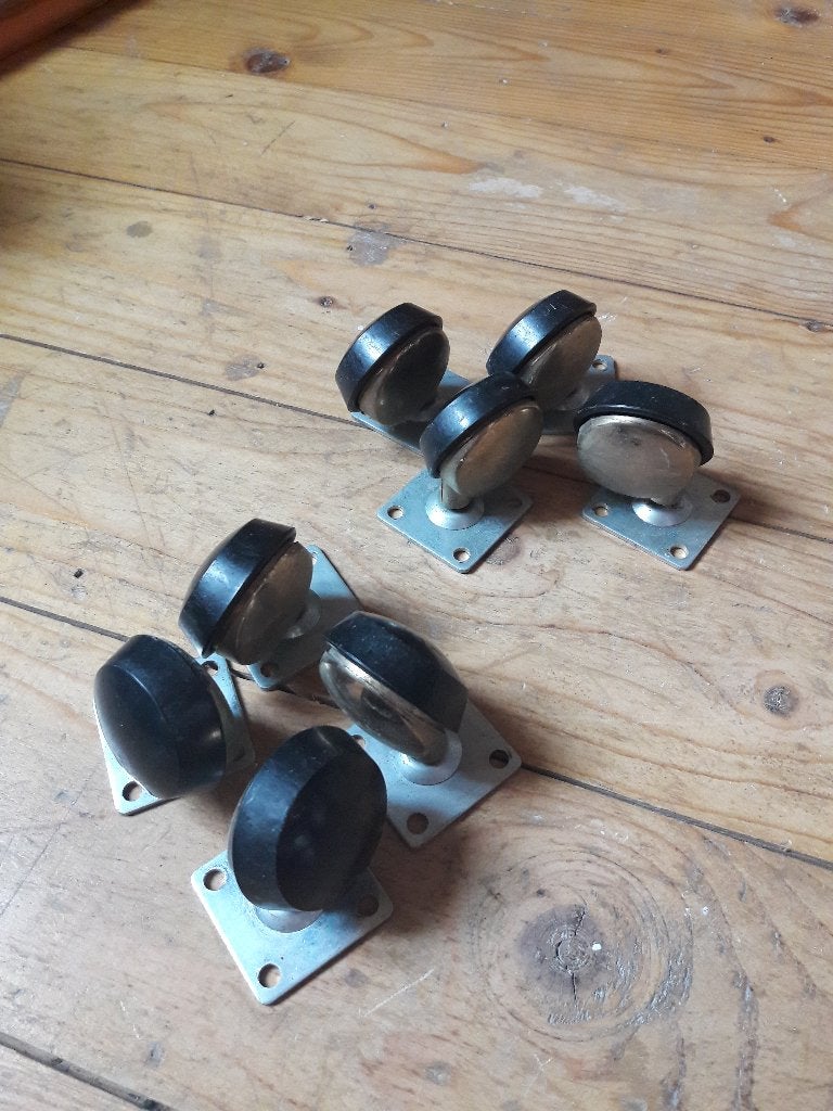 8 roulettes vintages 4cm doré noir pied de meuble, Enlèvement, Utilisé