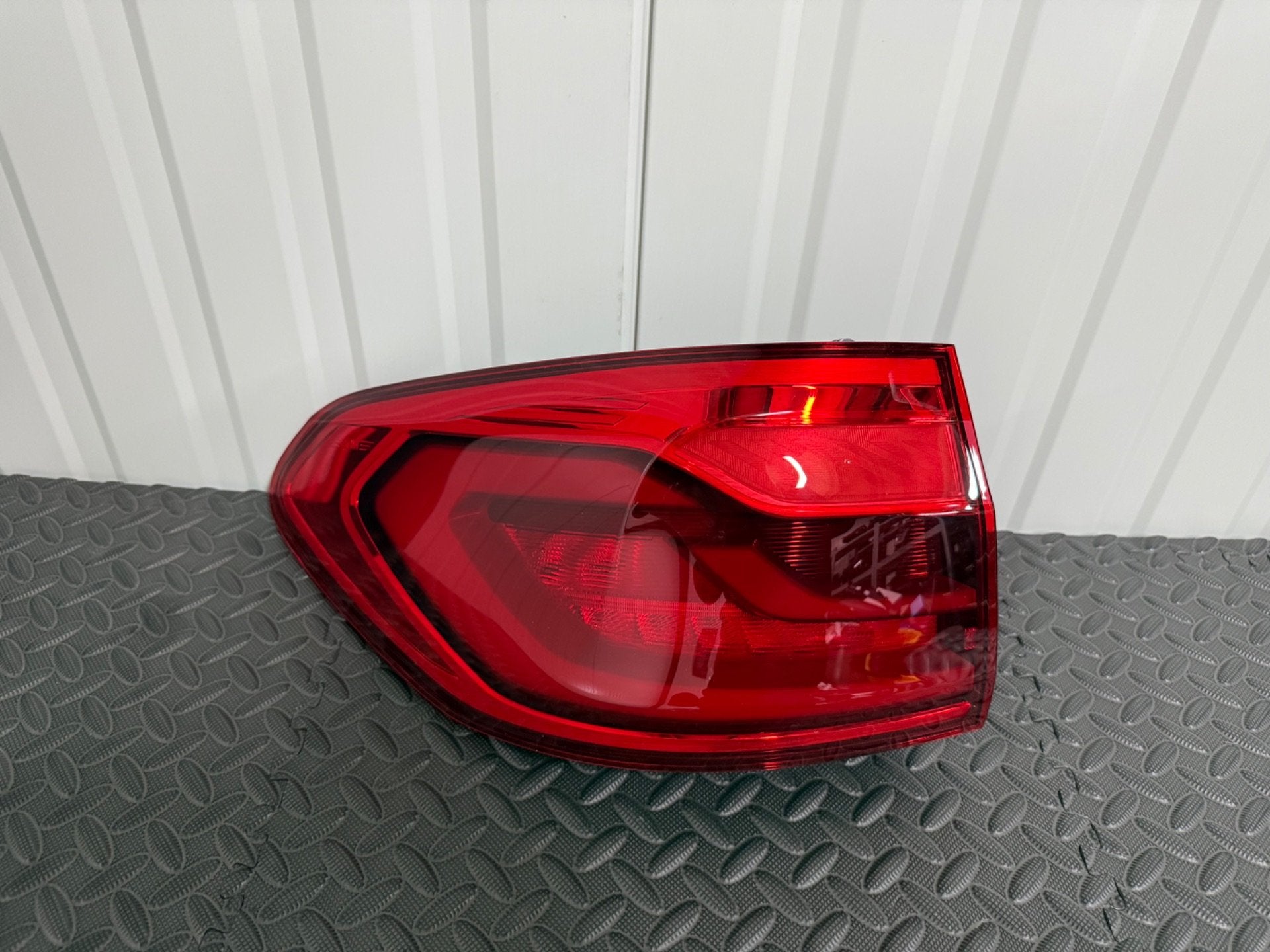 Feu arri re neuf d'origine BMW S rie 5 G31 L 7388947, Info@bmw.de, BMW, Bayerische Motoren Werke AG, Neuf