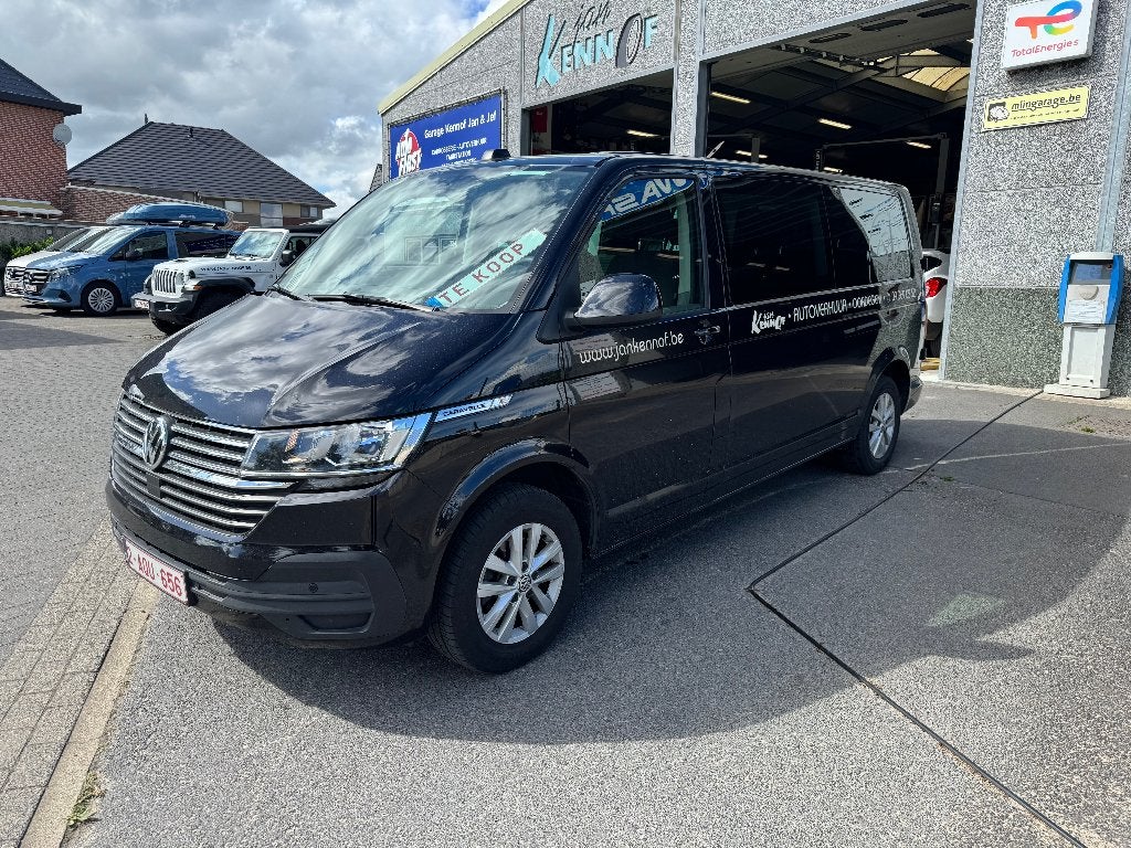 VW Caravelle tdi 150pk automaat 2021 192000km 28900€ btw in, 4 cilinders, Zwart, 9 zetels, Bedrijf