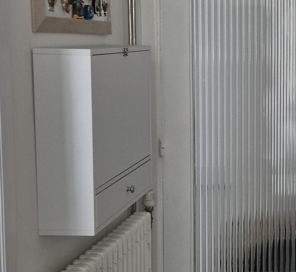 Wit opvouwbaar wandbureau - 60  50 cm - In perfecte staat, Ophalen, Met lades, 60 cm, Secretaire