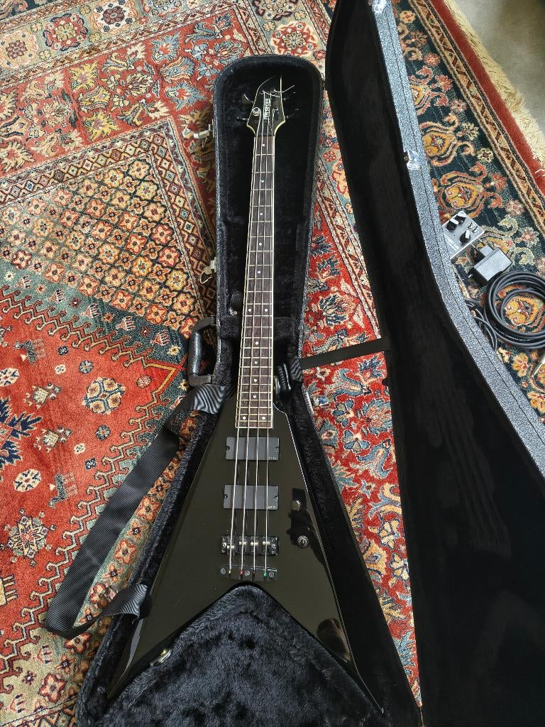 (Flying V) basgitaar Fernandes Vortex Deluxe, Enlèvement, Utilisé, Électrique
