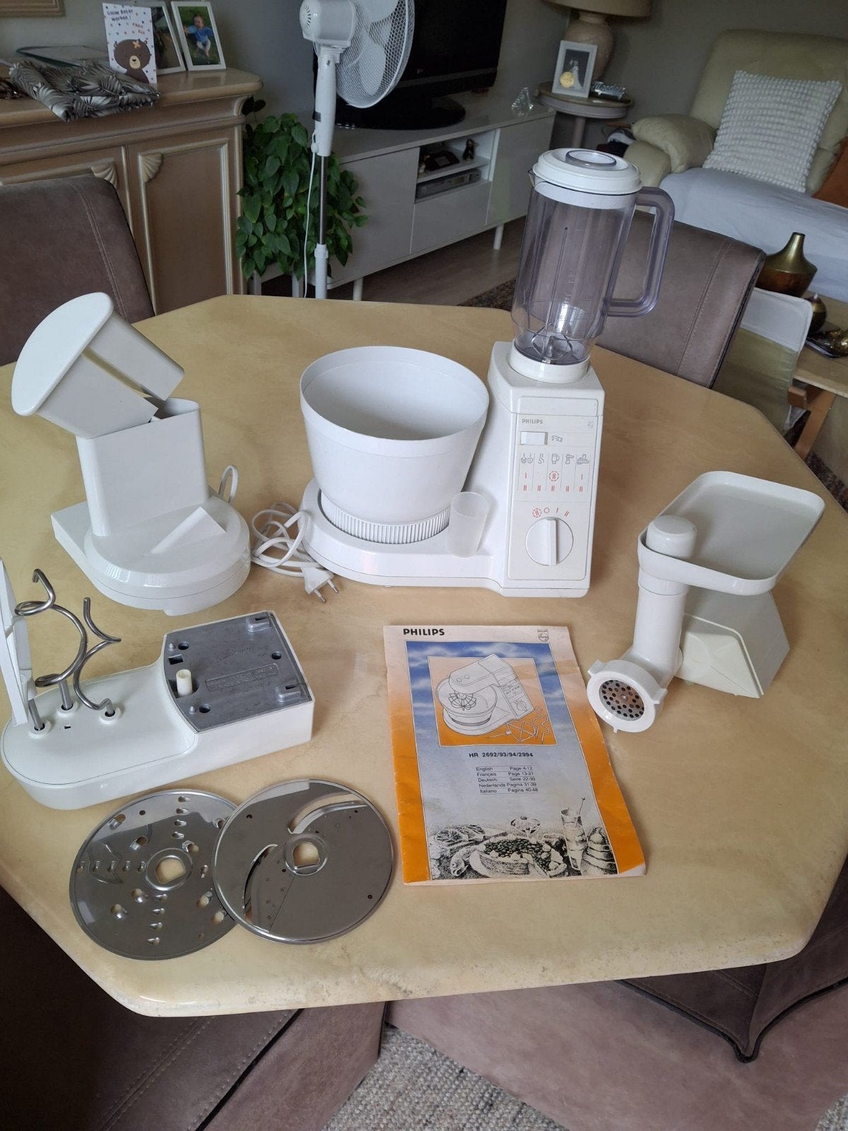 keuken robot ,eer proper paar keer gebruikt wegens geen gebr, Huis en Inrichting, Keuken | Keukenbenodigdheden, Ophalen of Verzenden