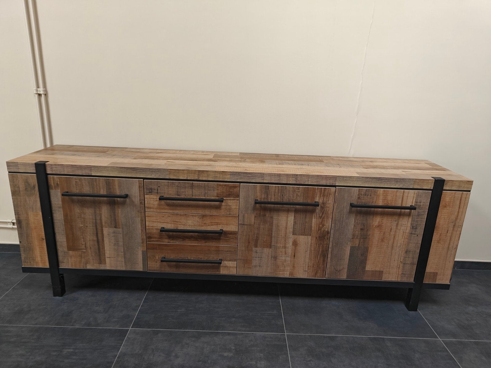 Buffet de salle à manger, Maison & Meubles, Armoires | Dressoirs