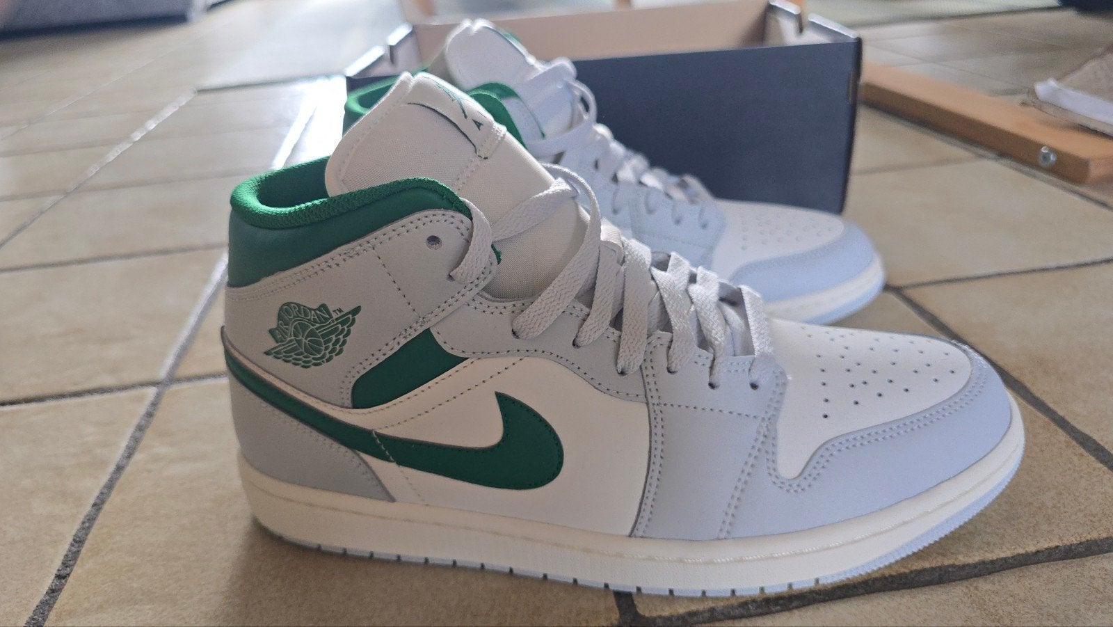 nike air jordan 1 mid 44.5, Enlèvement ou Envoi, Neuf, Nike air Jordan, Baskets