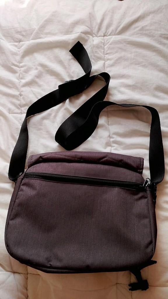 nieuwe Vaude schoudertas agaPET II, Bijoux, Sacs & Beauté, Sacs | Sacs à bandoulière, Enlèvement ou Envoi