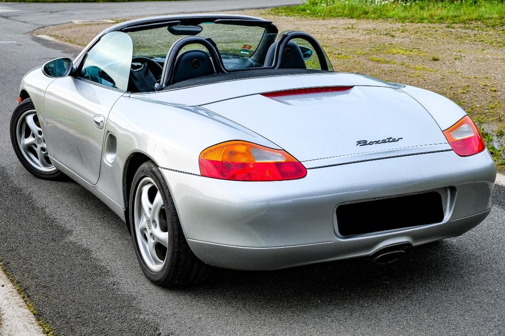 Porsche Boxster 2.5i 204ch Automatique Historique 986, Autos, Porsche, Cuir, Argent ou Gris, Entreprise, Entretenue par le concessionnaire