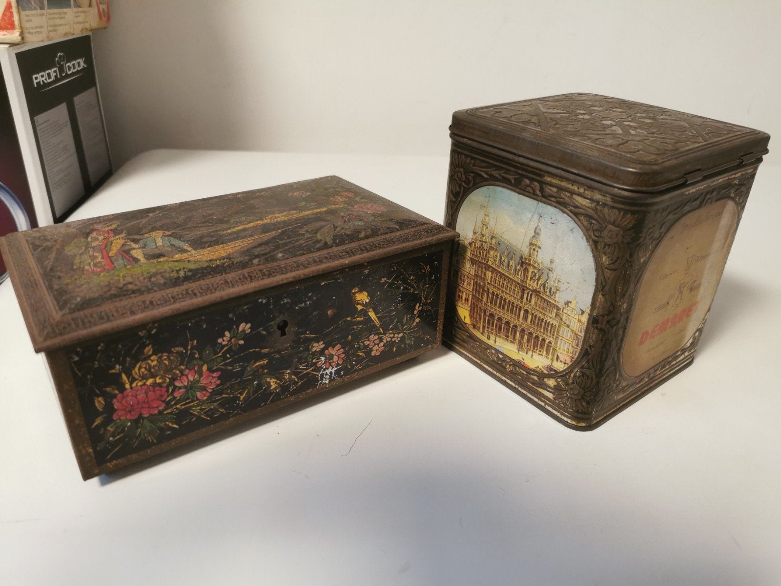 2 Heel oude blikken dozen, Ophalen of Verzenden
