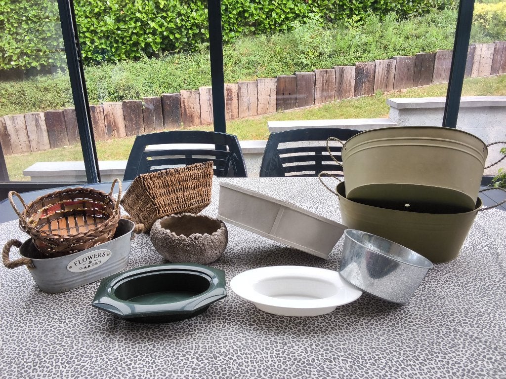 Set wasbakken en plantenbakken, bloemstukken en decoratie, Tuin en Terras, Overige materialen, Gebruikt, Rond, Ophalen of Verzenden