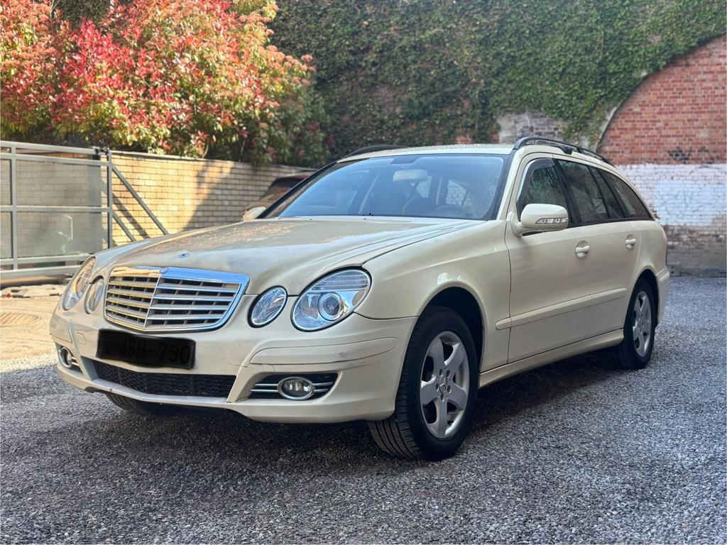 Mercedes E220 automatique, Rouge, Achat, Noir, 5 portes