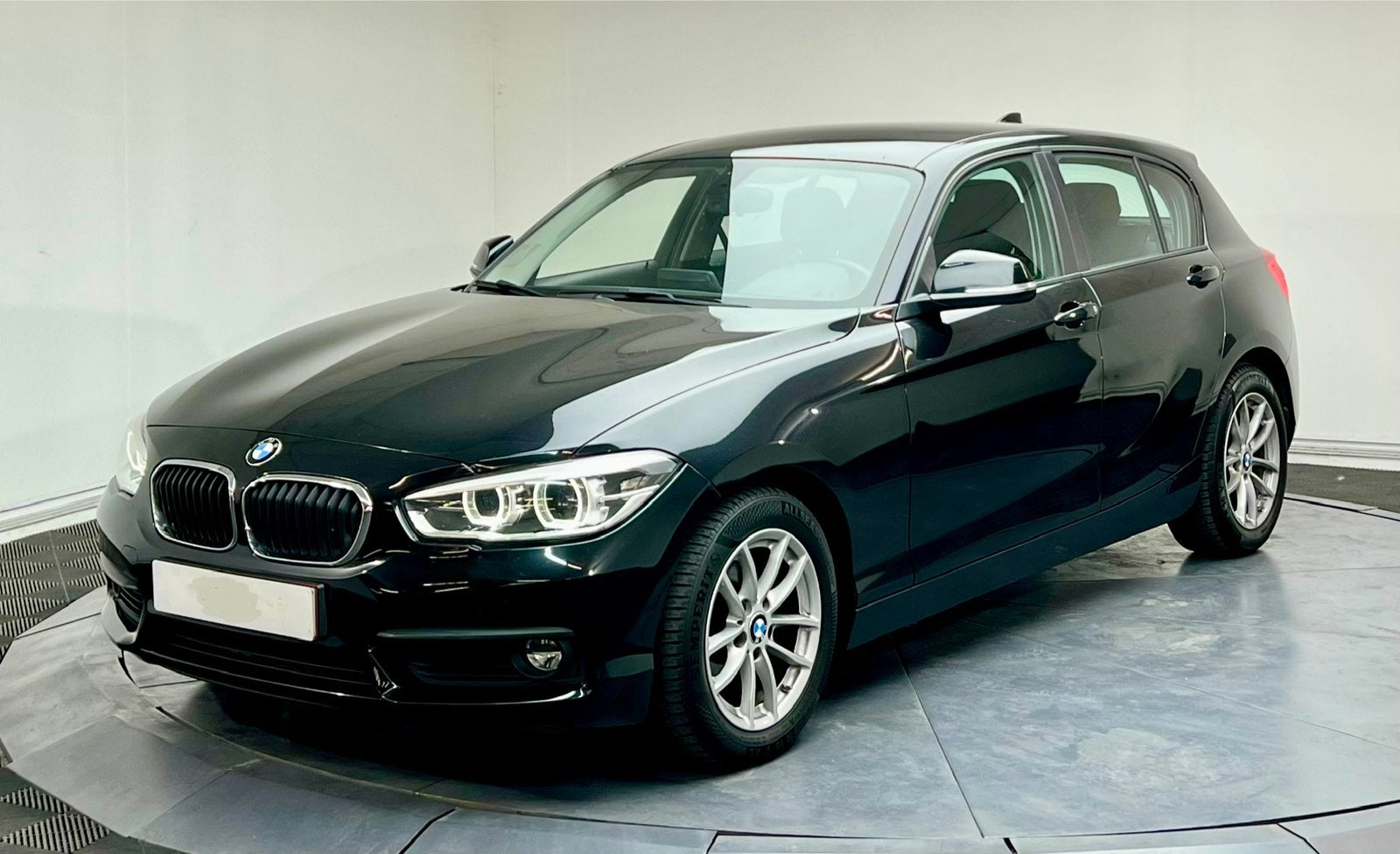 BMW 116 d 116 pk SPORT TRACK BMW, Auto's, 1 Reeks, Euro 6, Zwart, 5 deurs