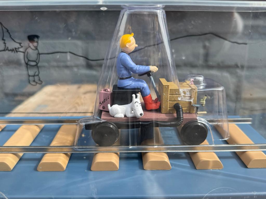 Statue de Tintin avec Bobbie, Enlèvement ou Envoi, Tintin, Utilisé, Statue ou Figurine