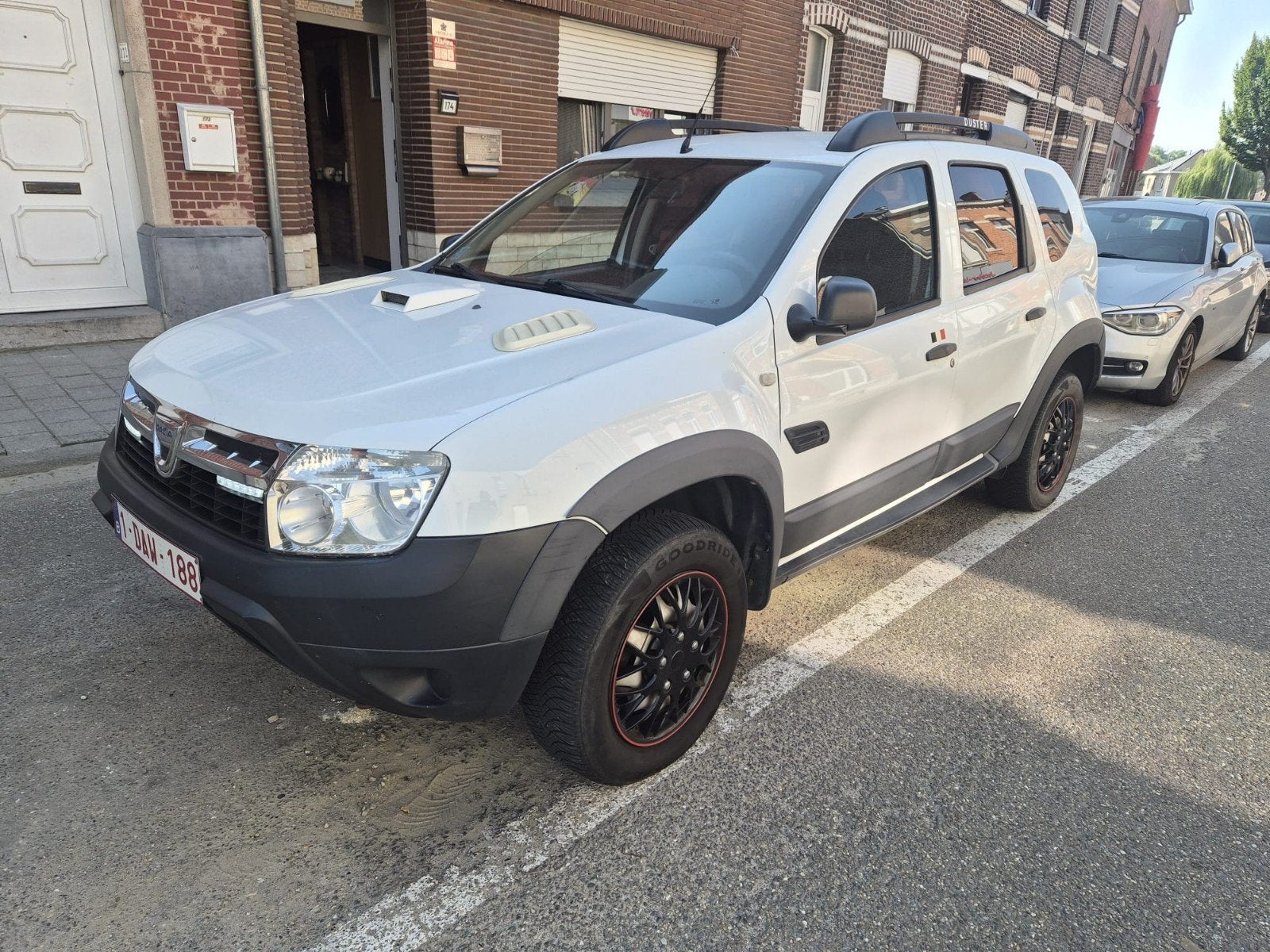 Dacia Duster 1.5DCi , 159.778km, Auto's, Dacia, Euro 5, Zwart, Duster, Wit