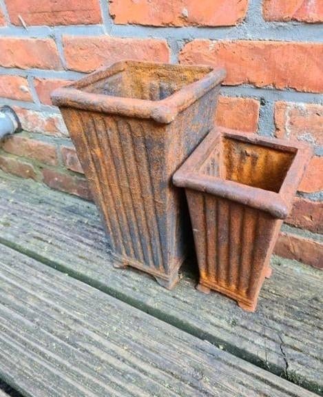2 Gietijzeren potten, zwaar, Tuin en Terras, Ophalen of Verzenden, Zo goed als nieuw
