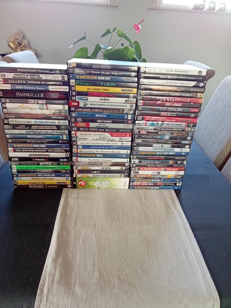 Pc GAMES VEEL NIEUWE ERBIJ, Games en Spelcomputers, Ophalen, Zo goed als nieuw