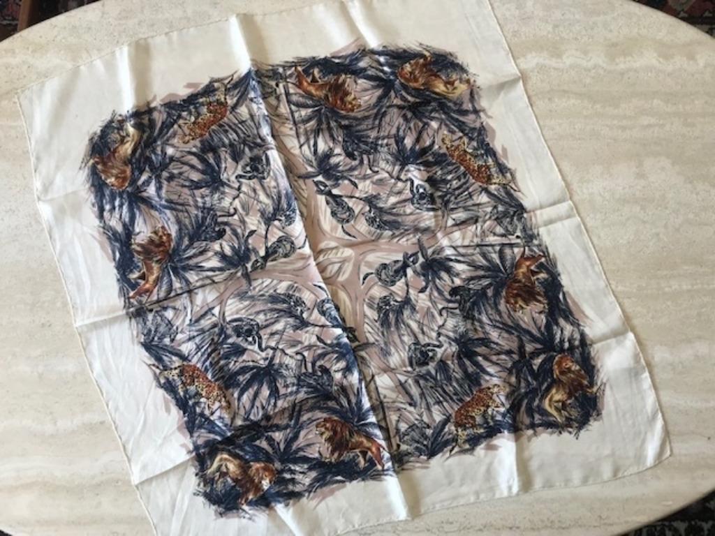 Zijden sjaal "Leeuwen-motief" (zn5165), Enlèvement ou Envoi, Comme neuf, Taille 34 (XS) ou plus petite, Écharpe