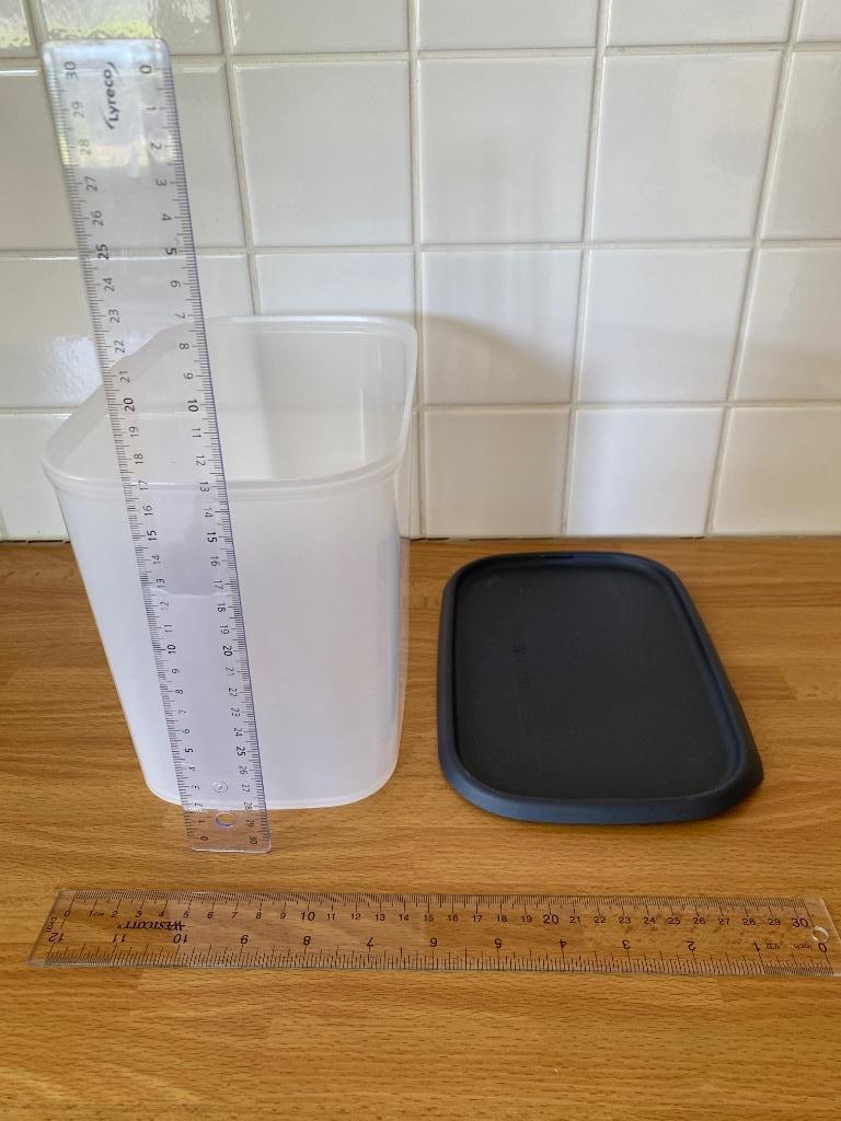 Tupperware One Touch 4,4 L zwart deksel, Huis en Inrichting, Ophalen, Zo goed als nieuw, Bus of Trommel
