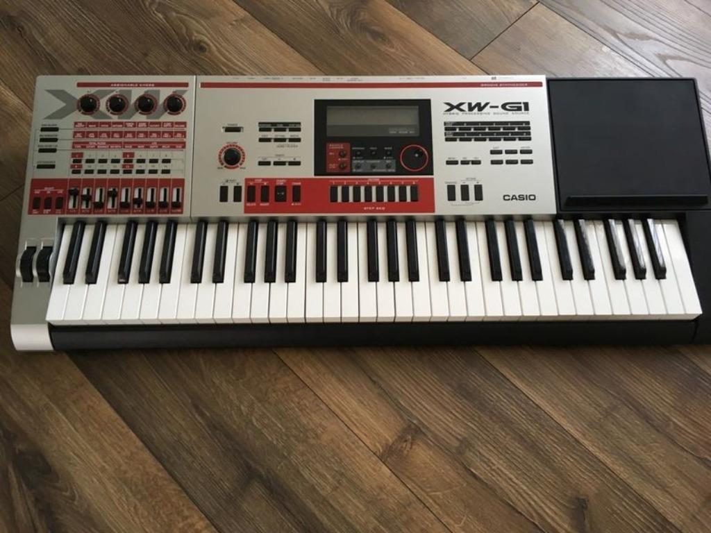 synthétiseur Casio XW-g1 ( fabrication 2012), Musique & Instruments, Synthétiseurs, Comme neuf, 61 touches, Autres marques, Avec pied