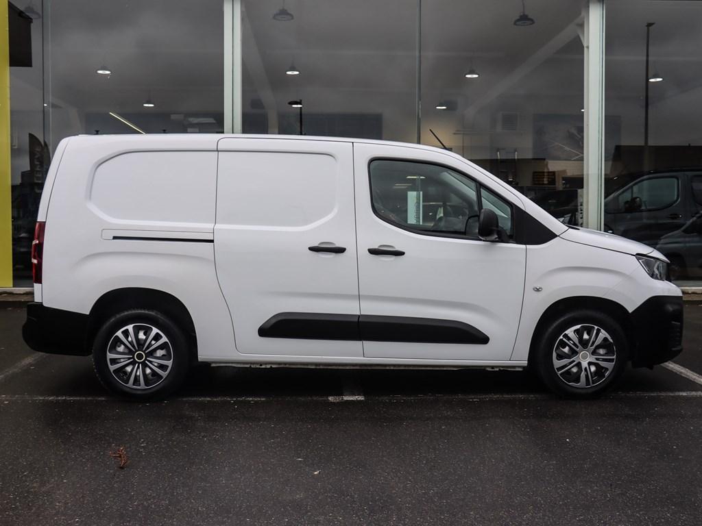Peugeot Partner L2 1.5 Blue HDi 100pk|SENSOREN|AIRCO, Auto's, Peugeot, 4 deurs, Monovolume, Parkeersensor, Wit